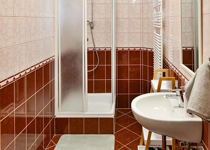 Апартаменти Honfoglalas Vendeghaz Еґер