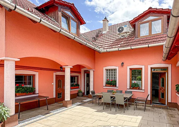 Honfoglalas Vendeghaz Апартаменти Еґер