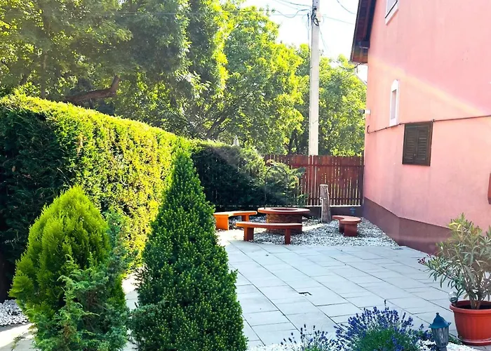 Honfoglalas Vendeghaz * Еґер