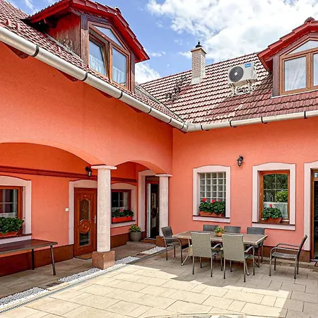 Honfoglalas Vendeghaz Apartman Eger